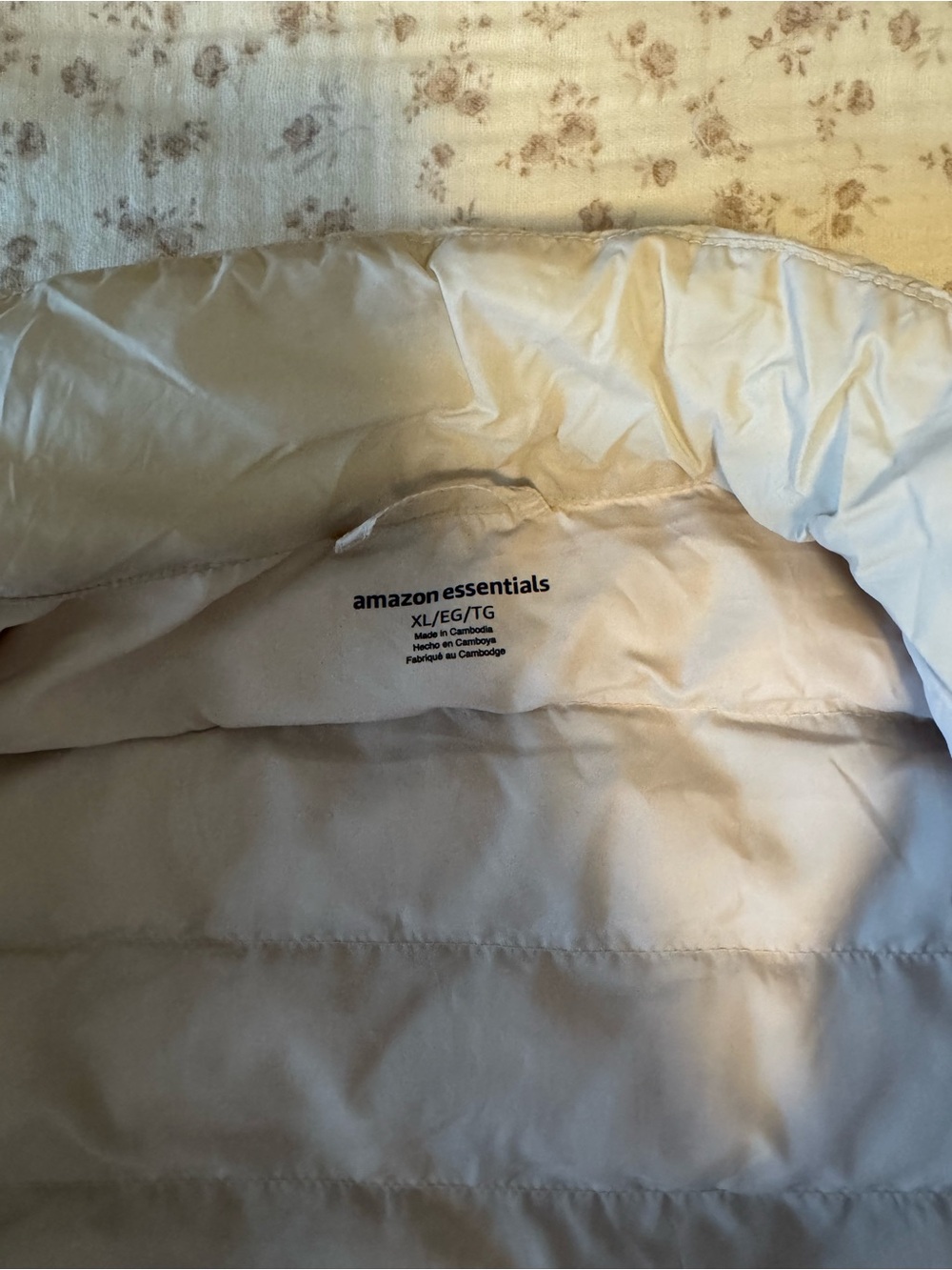 Amazon Essentials Puffer Jacket - Picture 4 of 4